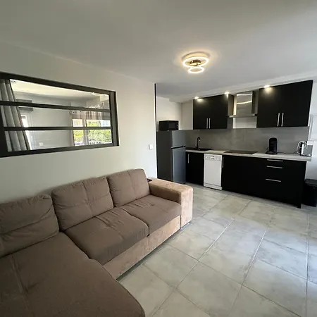 Apartment T2 *
